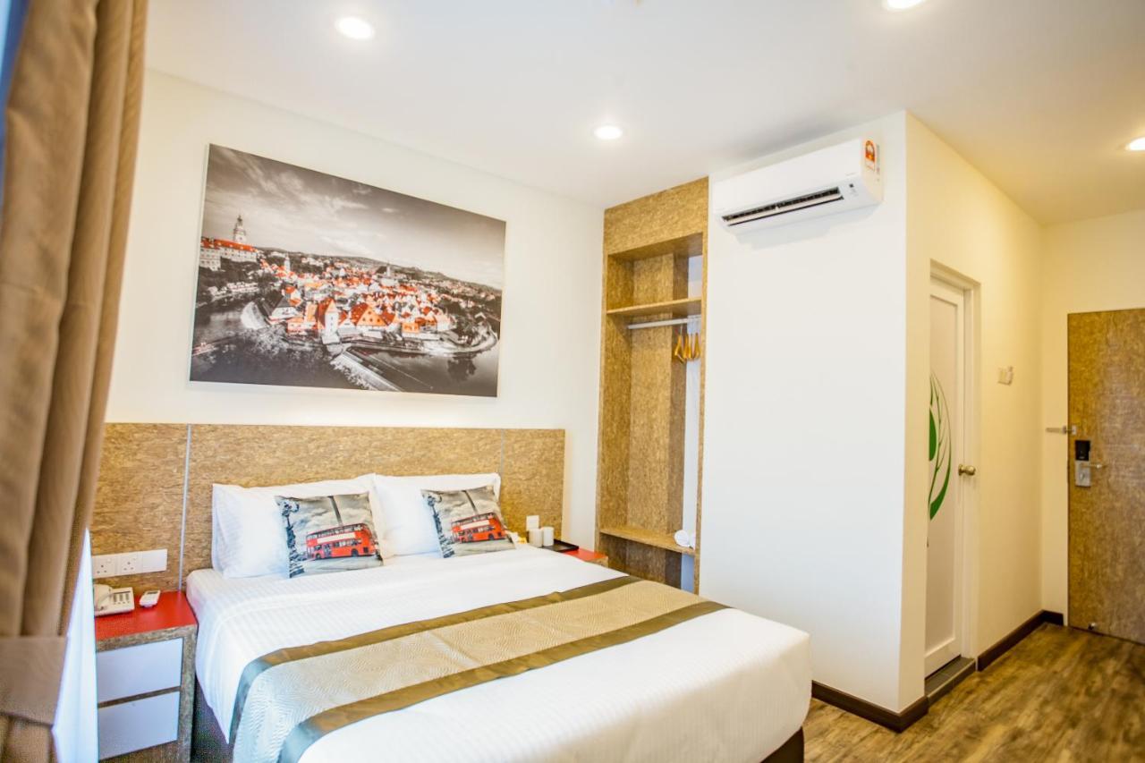 Natura Hotel Nusajaya  Exterior photo