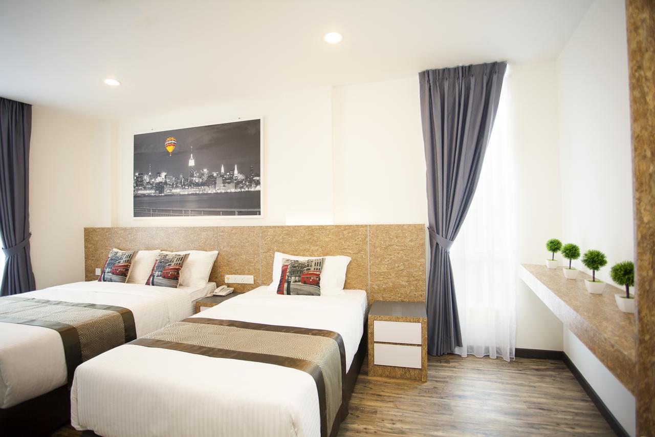 Natura Hotel Nusajaya  Exterior photo
