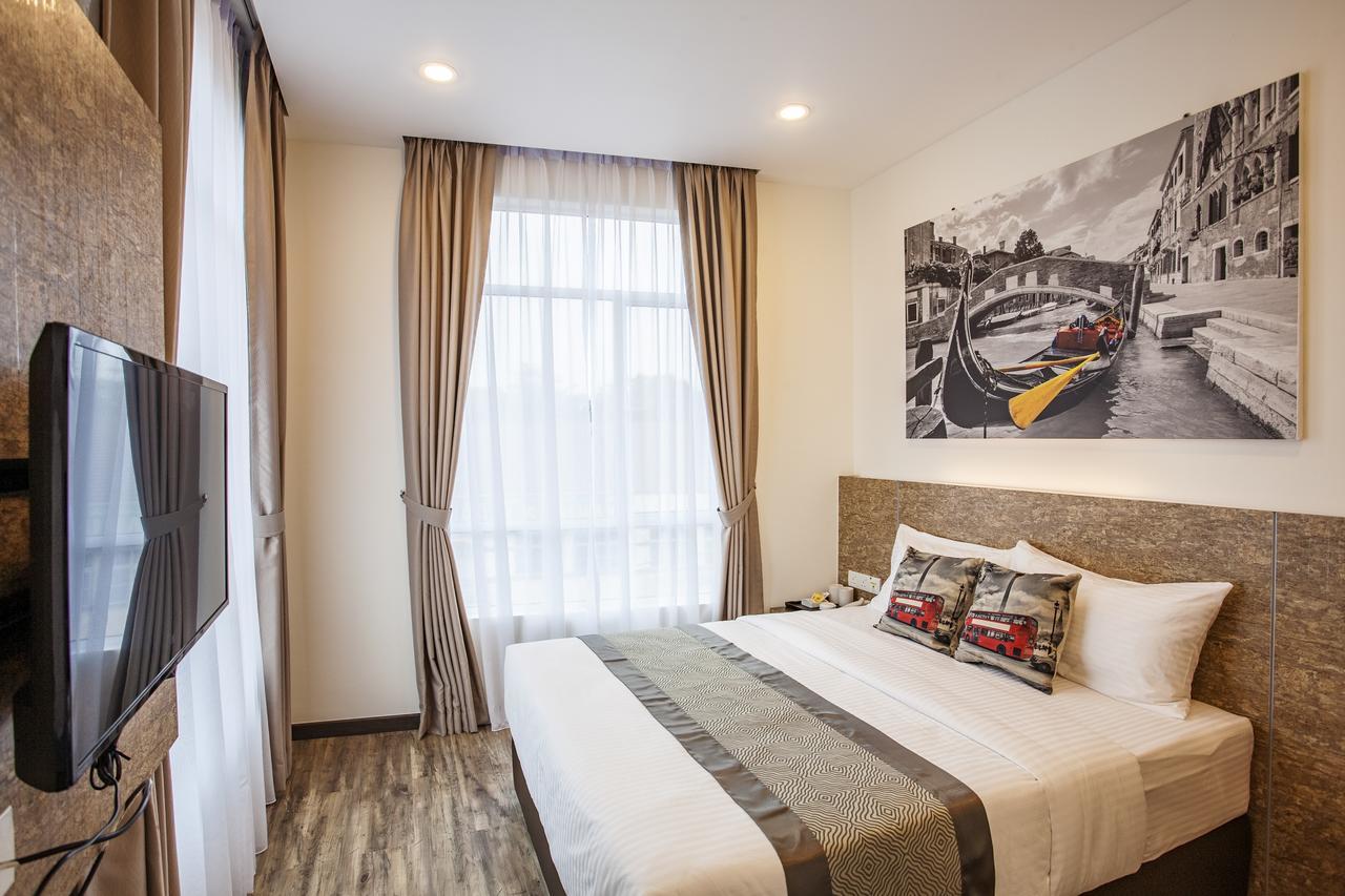 Natura Hotel Nusajaya  Exterior photo