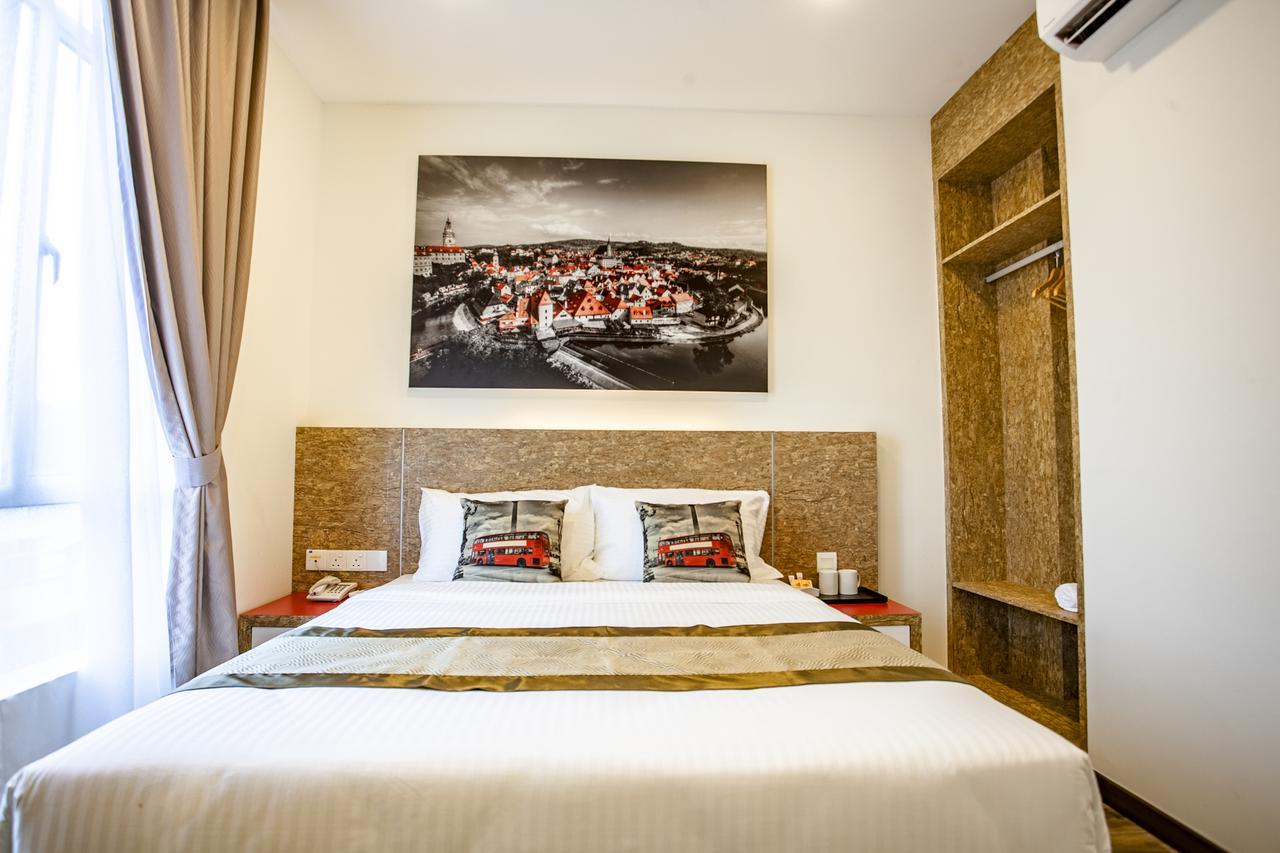 Natura Hotel Nusajaya  Exterior photo